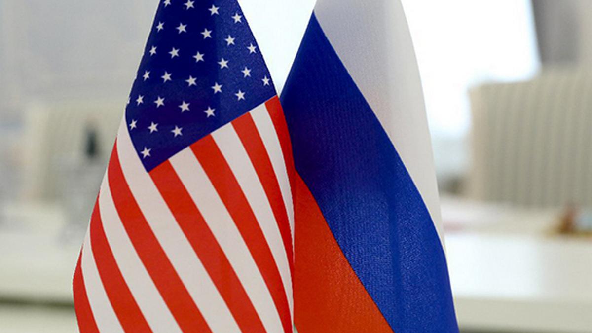 Флажки России и США Флажки России и США