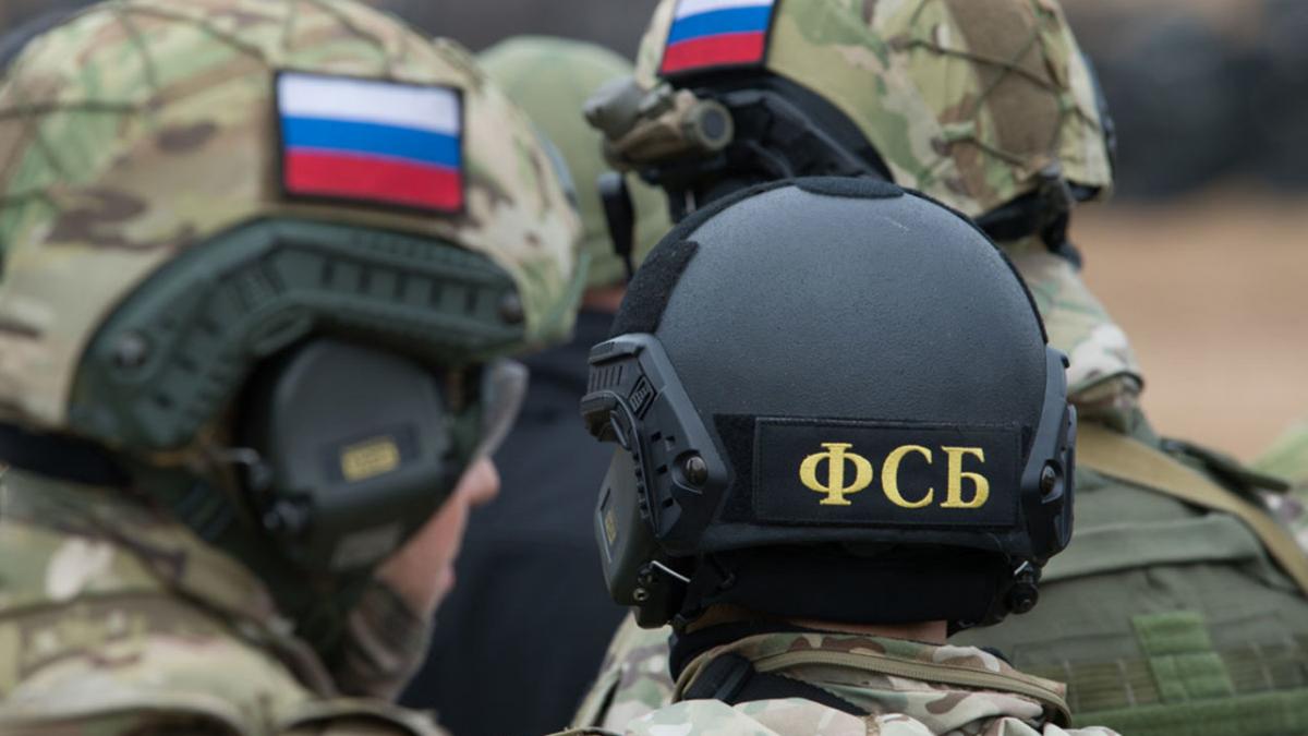В ФСБ рассказали о готовивших нападение в Саратове подростках Сотрудники ФСБ