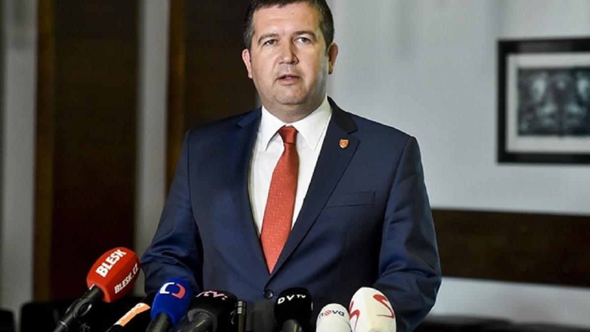 SZ: Чехия хотела обменять у России данные о взрывах на большую партию вакцины «Спутник V» Конфликт Чехии и РФ: Глава МВД хотел обменять данные о взрывах на партию «Спутника V»