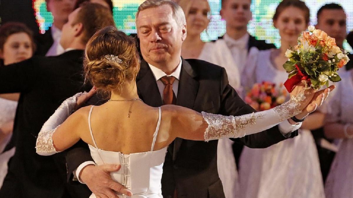 Бал в Новочеркасске Британцы восхитились студентами из Ростовской области после бала в Новочеркасске