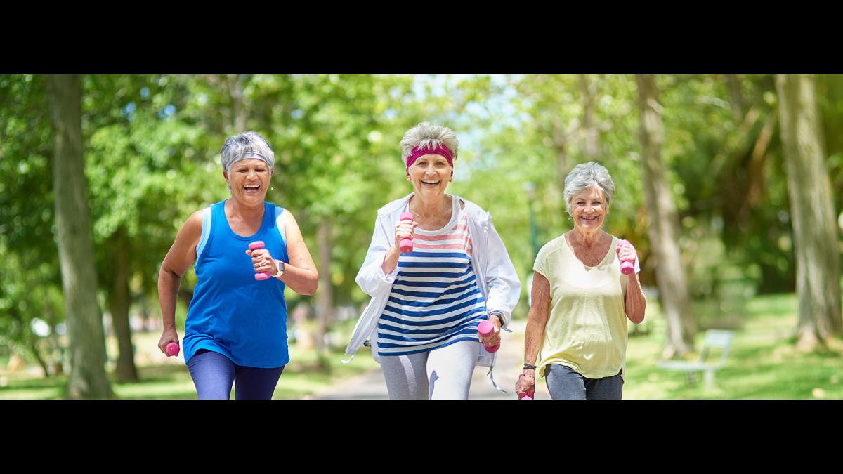 Ходьба в пожилом возрасте замедляет старение