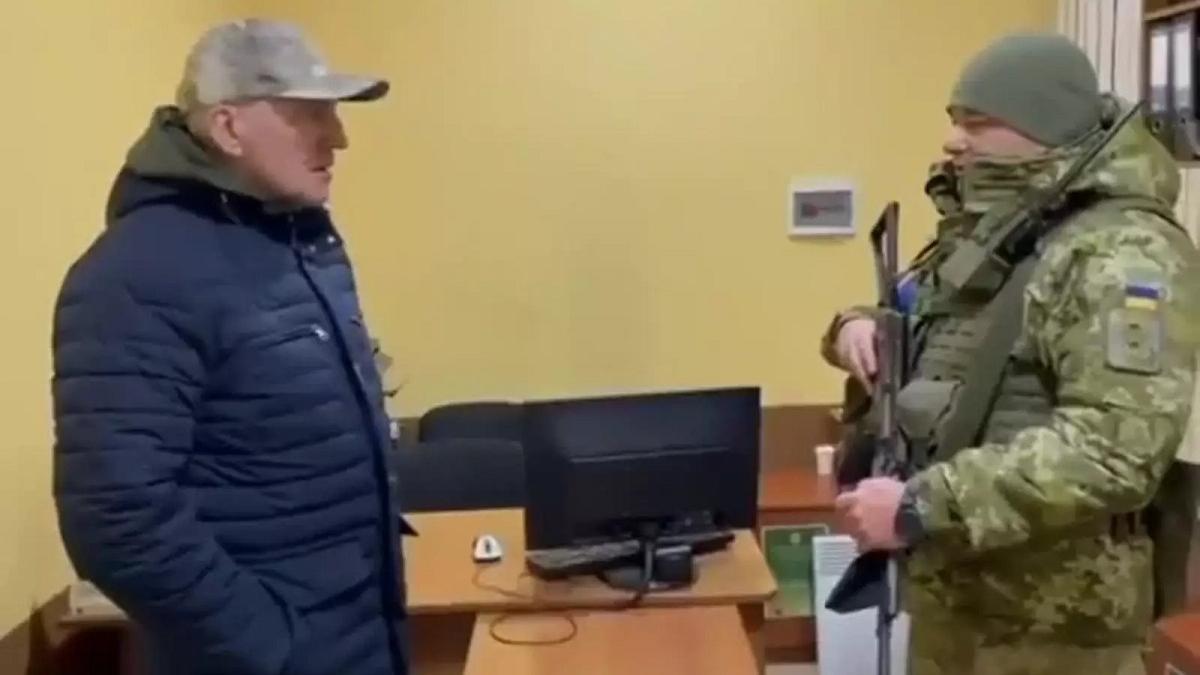 Посол Белоруссии с украинским пограничником