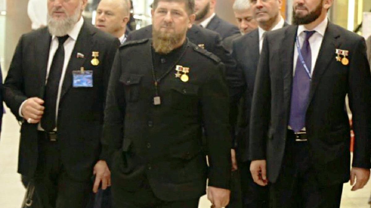 Рамзан Кадыров и Магомед Даудов идут с политиками Рамзан Кадыров, Магомед Даудов