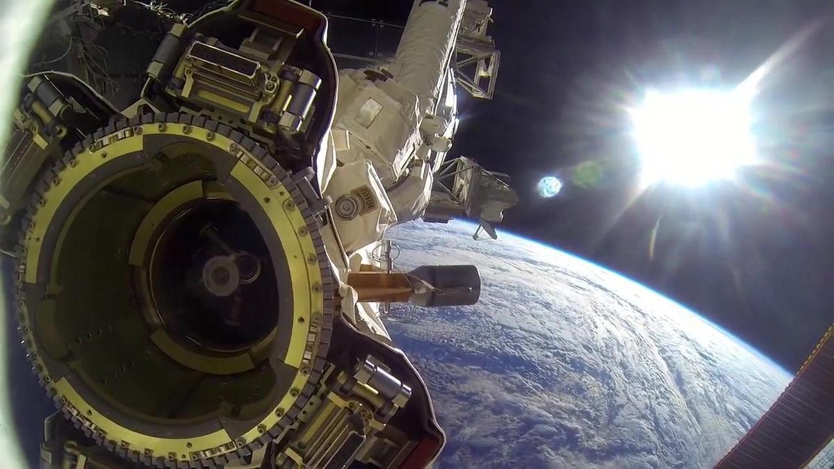 На МКС установили новую сверхчувствительную камеру Объектив камеры