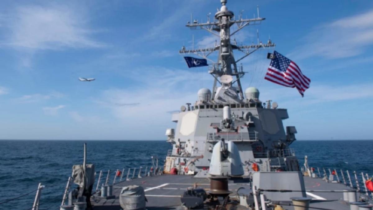 Военный корабль США Вариант достойной «встречи» кораблей США в Черном море