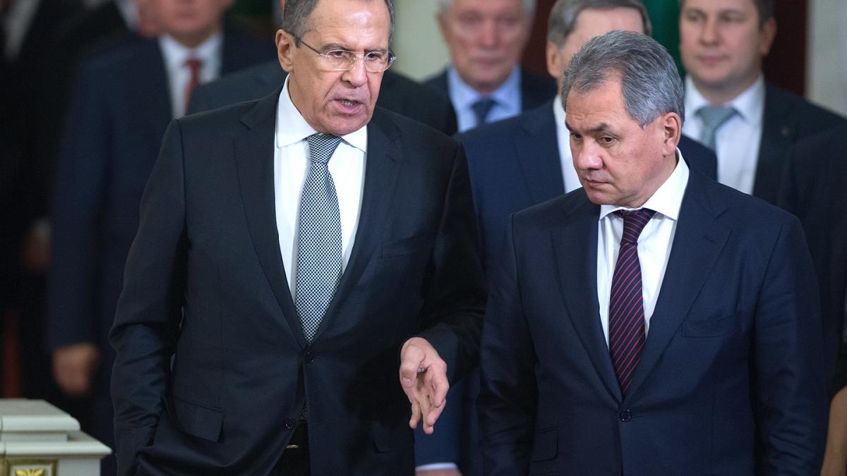 Лавров и Шойгу предпочли остаться представителями «ненормальной страны» Лавров и Шойгу предпочли остаться представителями «ненормальной страны»