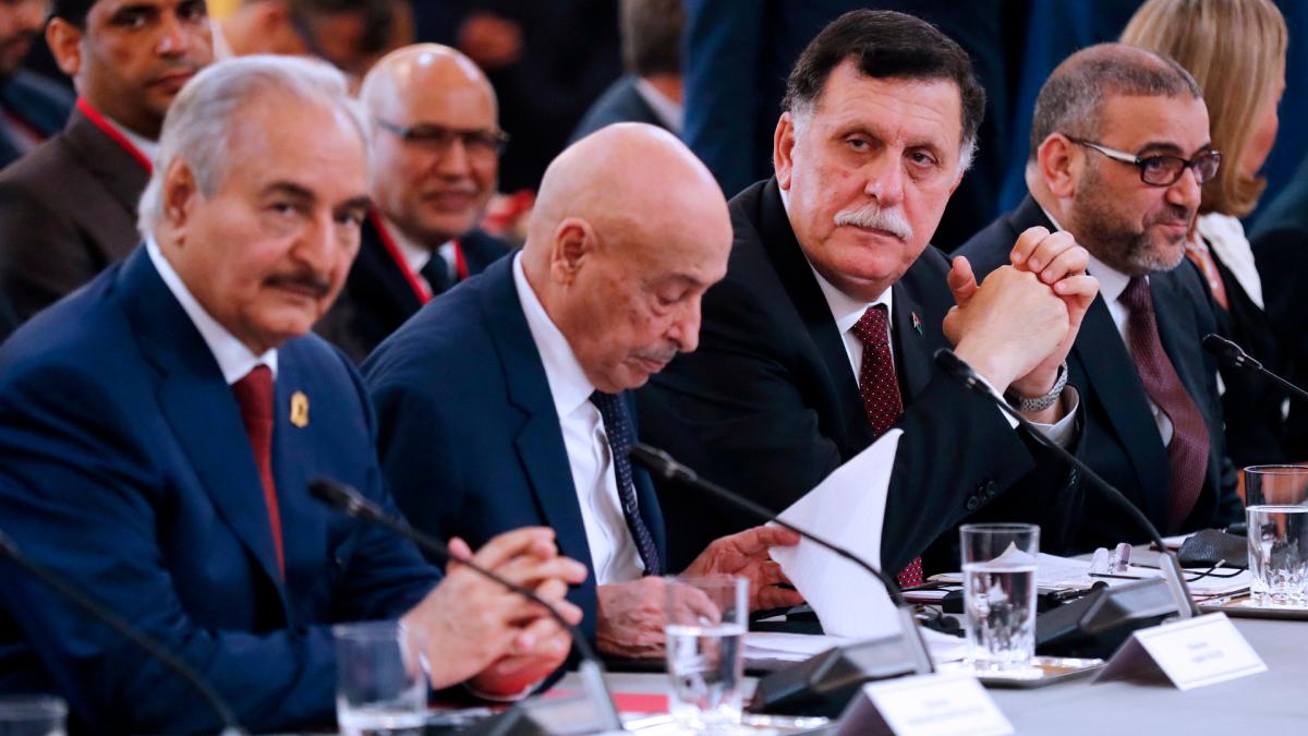 Халифа Хафтар и Файез Саррадж Хафтар и Саррадж