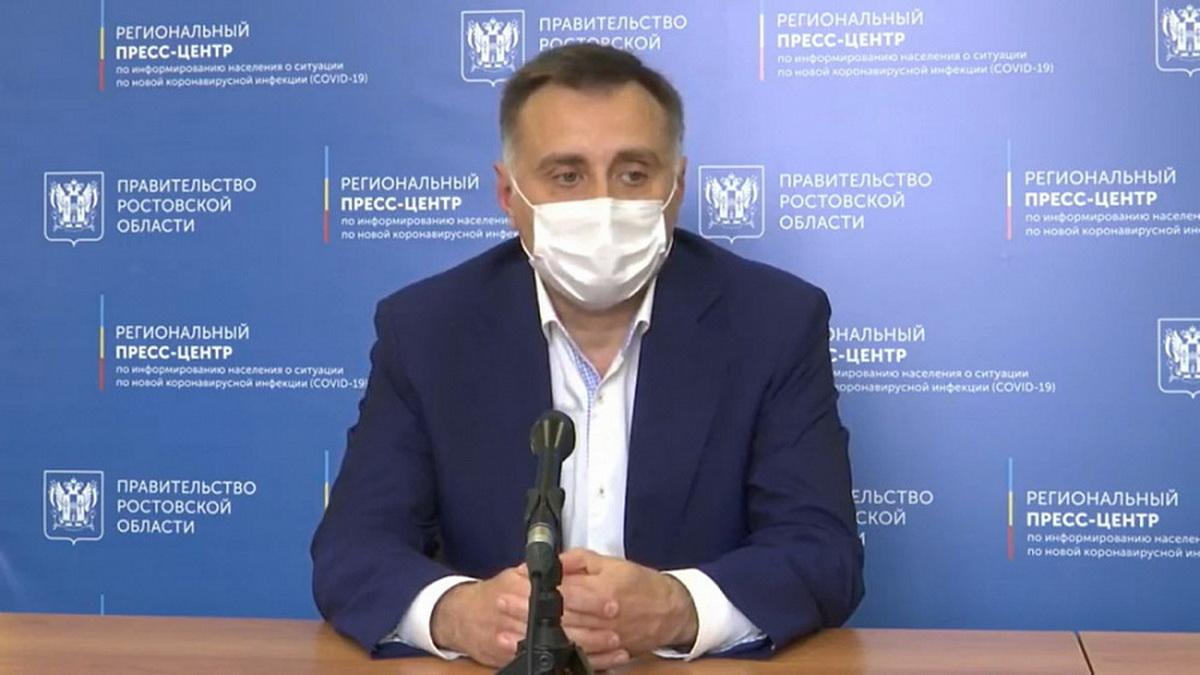Врач Юрий Макаренко Ростов Человек в защитной маске на лице