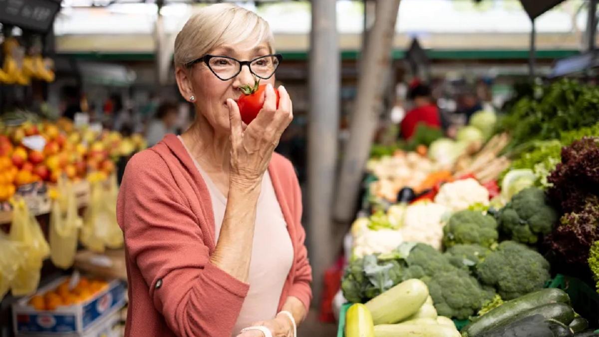 Женщина продукты