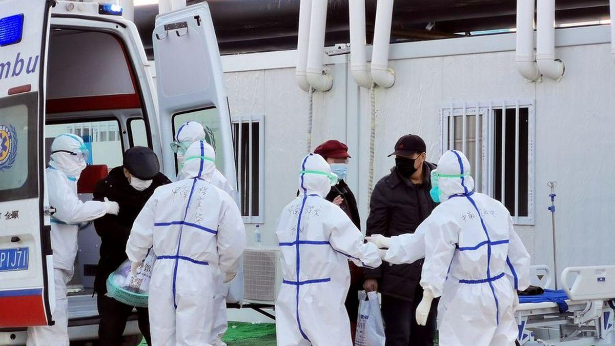 ВОЗ считает, что вспышка коронавируса способна поразить две трети населения Земли ВОЗ считает, что вспышка коронавируса способна поразить две трети населения Земли