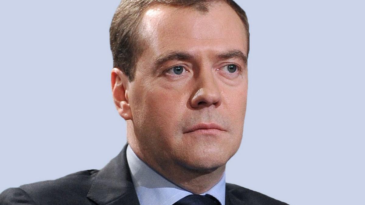 Медведев назвал пандемию COVID-19 угрозой человечеству Медведев назвал пандемию COVID-19 угрозой человечеству