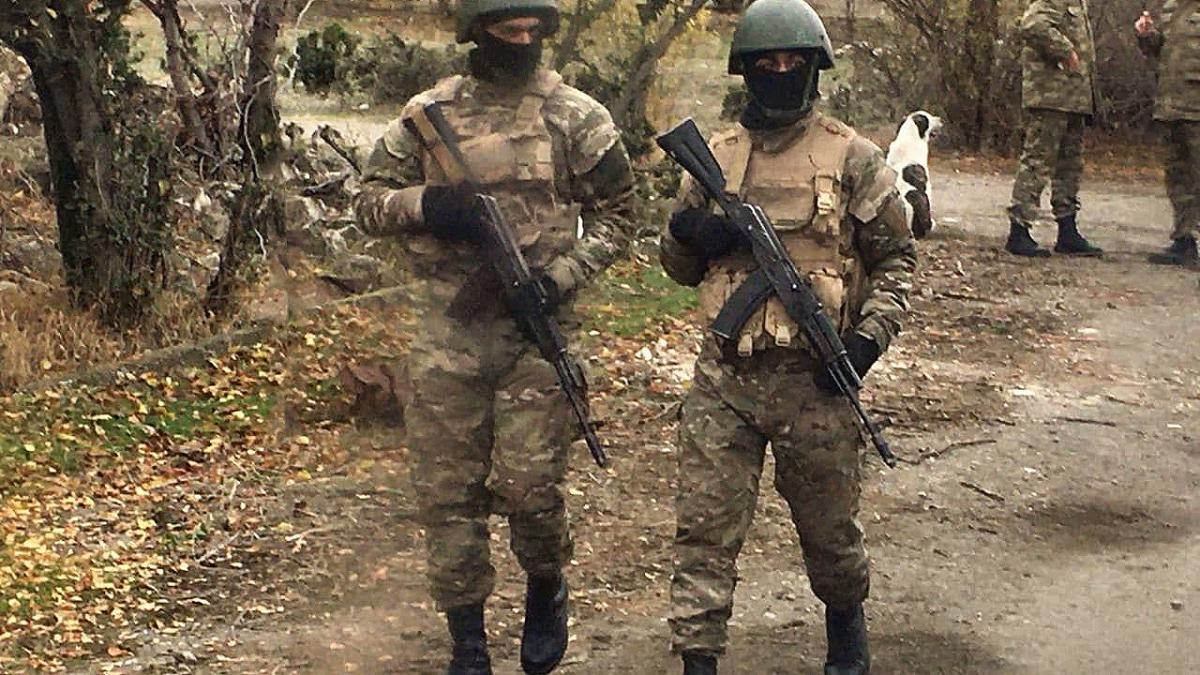 Азербайджанские военнослужащие в Карабахе Азербайджанские военные