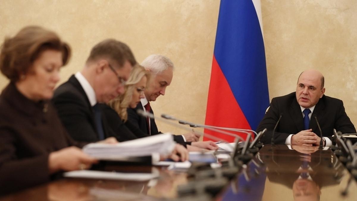 Мишустин пообещал ужесточить наказание тем, кто нарушает карантин по коронавирусу Михаил Мишустин на заседании Координационного совета по коронавирусу