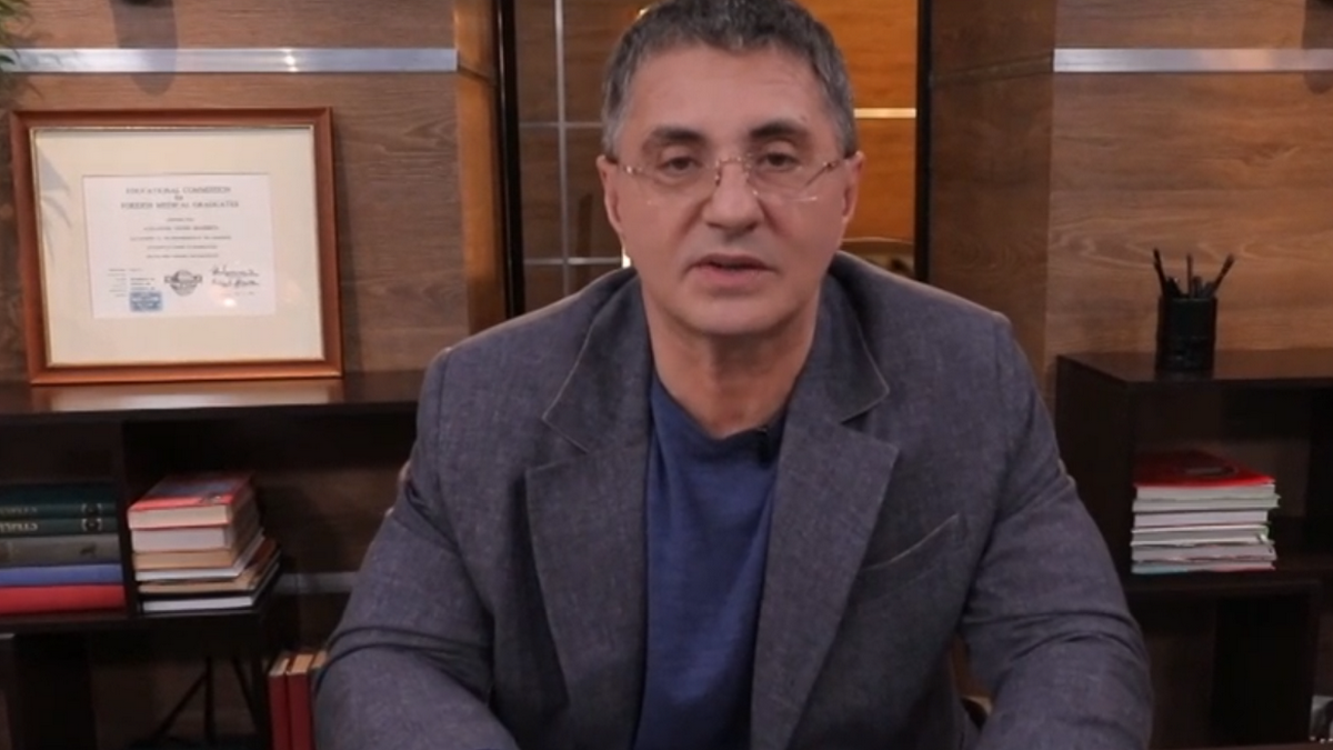 Мясников назвал еще один необычный способ заражения коронавирусом Александр Мясников