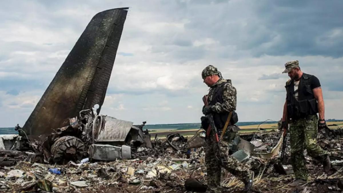 Место крушения MH17 В Чехии нашли общее между взрывами во Врбетице и трагедий MH17
