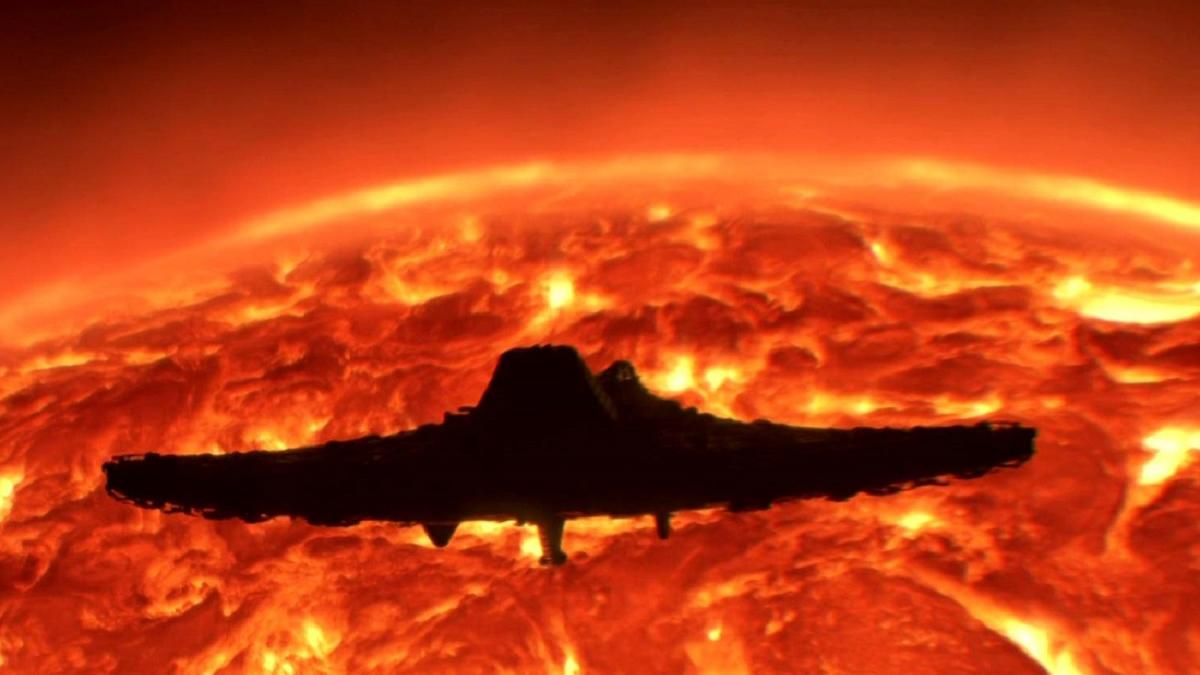 Астроном-любитель снял полет гигантского неопознанного объекта вблизи Солнца НЛО возле Солнца