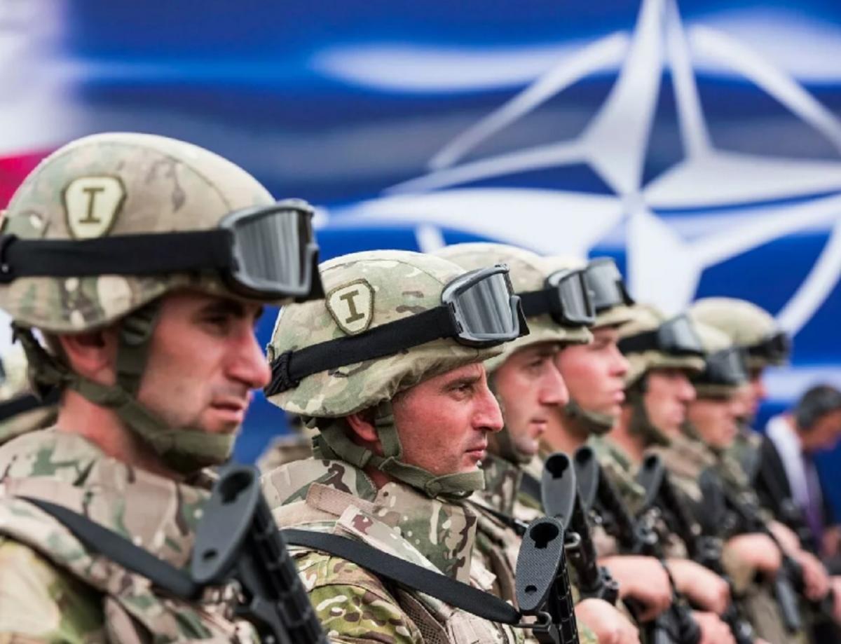 НАТО военные