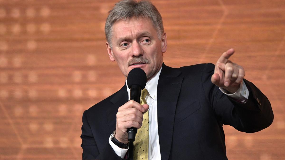 Песков: правоохранители испытывают трудности при проверке инцидента с Навальным Дмитрий Песков