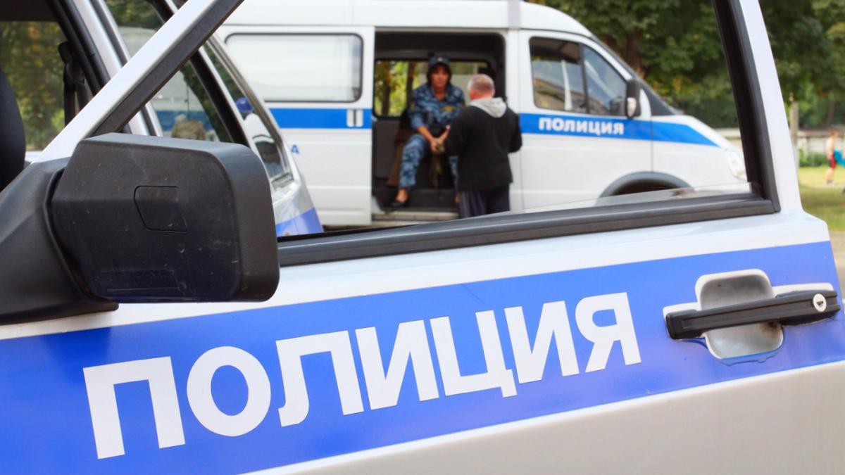 Под Волгоградом в канале утонул автомобиль с восемью людьми внутри Шесть женщин, двое мужчин: число жертв в утонувшей под Волгоградом машине достигло восьми человек