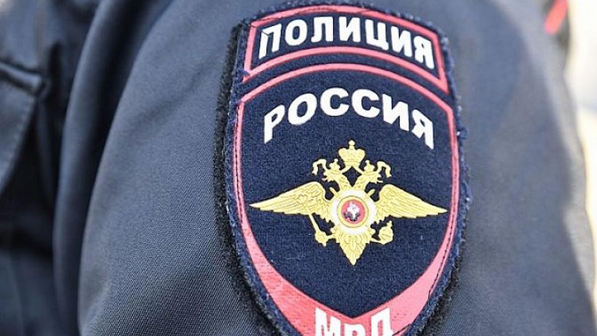 Нашивка на рукаве полицейского Нашивка на рукаве полицейского