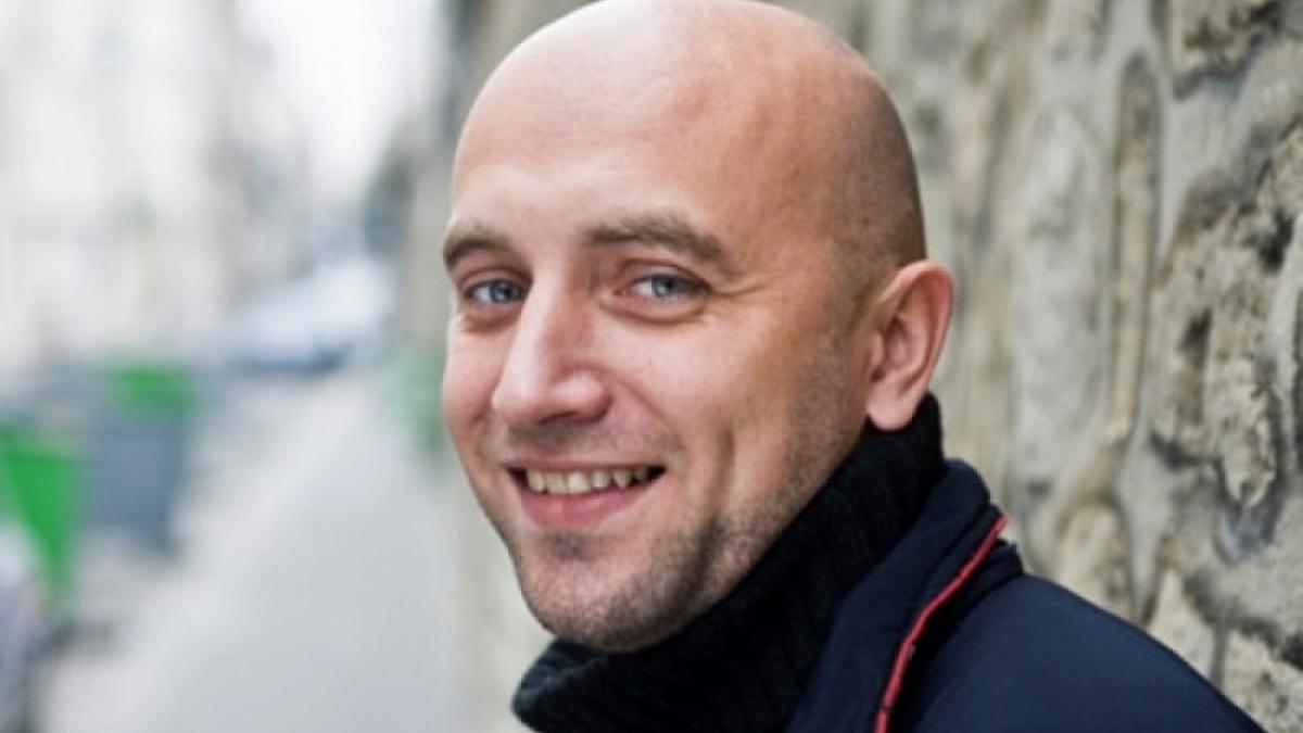 Российский писатель Захар Прилепин с улыбкой ответил американскому журналисту на русофобский выпад Прилепин улыбкой ответил на слова американского журналиста о роли России в мире