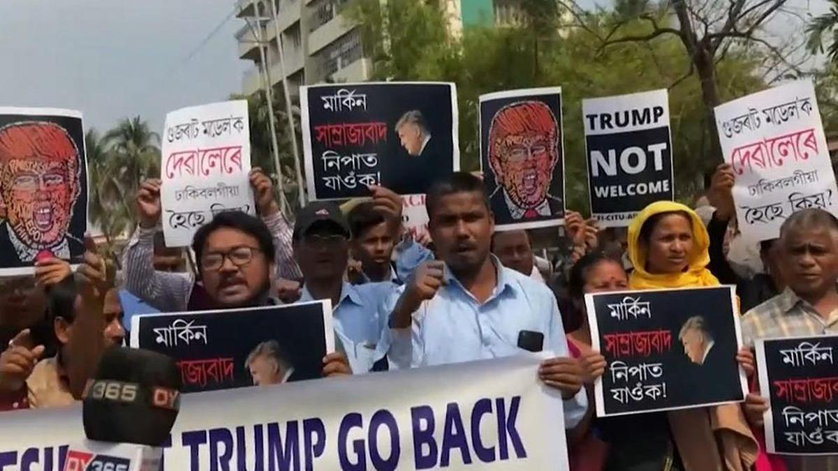 Визит Трампа в Индию вызвал массовые протесты и демонстрации в Нью-Дели в Индии проходят демонстрации из-за визита Трампа
