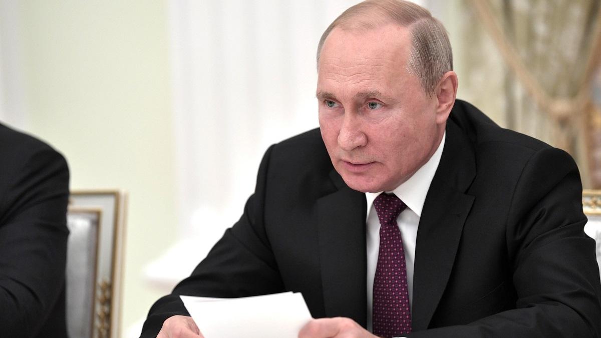 Путин высказался о замене очного обучения на дистанционное Путин выступил против полной замены очного обучения на дистанционное
