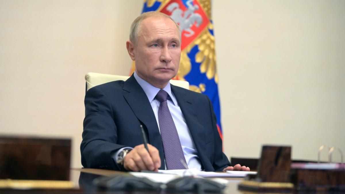 Президент РФ Путин Путин кабинет сидит