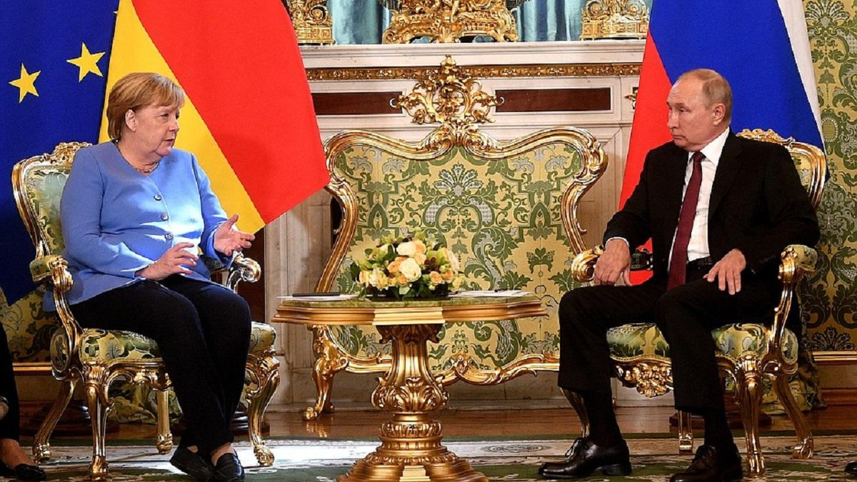 Ангела Меркель и Владимир Путин Ангела Меркель и Владимир Путин