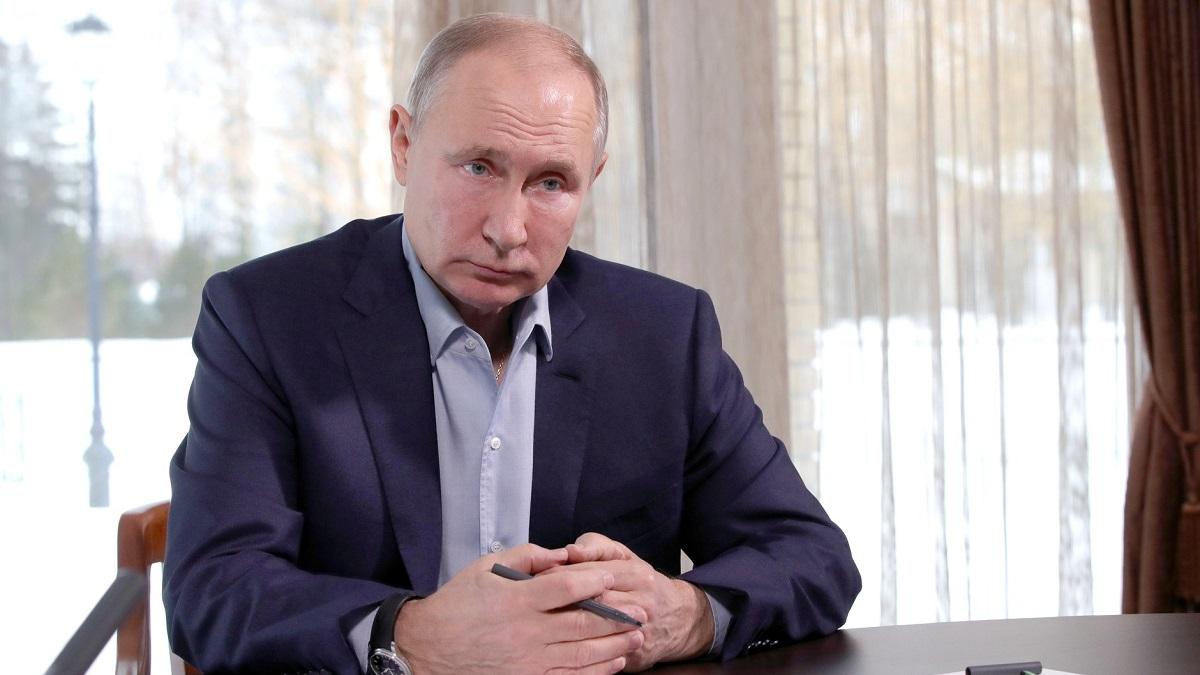 Путин призвал избавляться от унизительных правил в социальной сфере Путин призвал избавляться от унизительных правил в социальной сфере