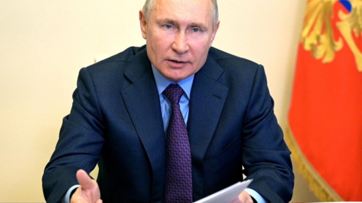Владимир Путин предрекли историческое решение Путина по Донбассу