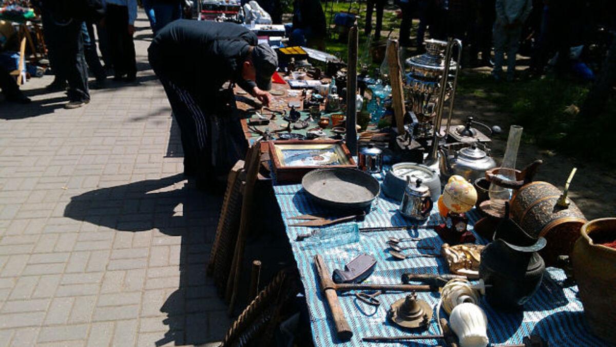 Стихийный рынок в Ростове Рынок в парке Ростов