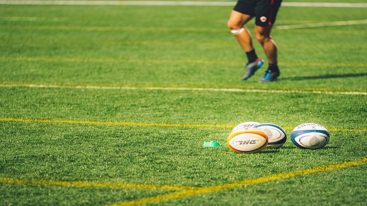 Чемпионаты по регби и футболу на Кубани будут проходить по новым правилам Мячи для регби