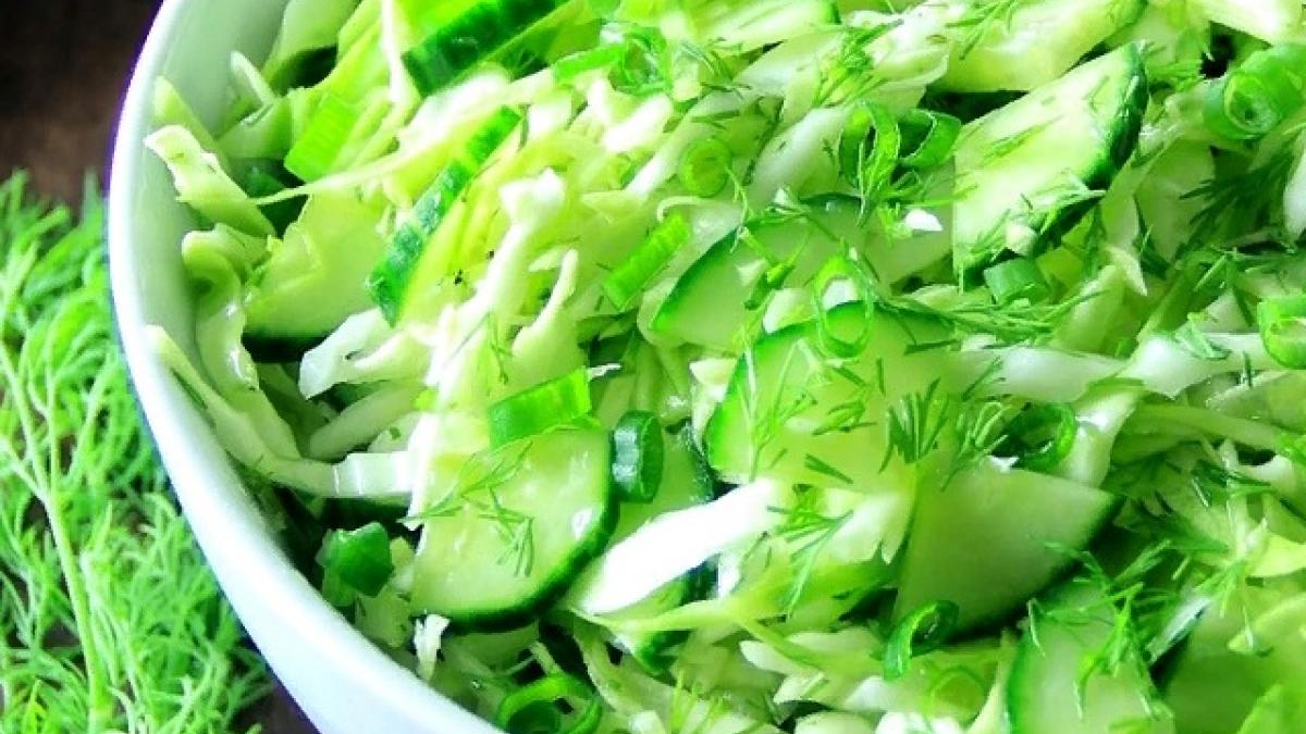 Салат из молодой капусты Салат из молодой капусты