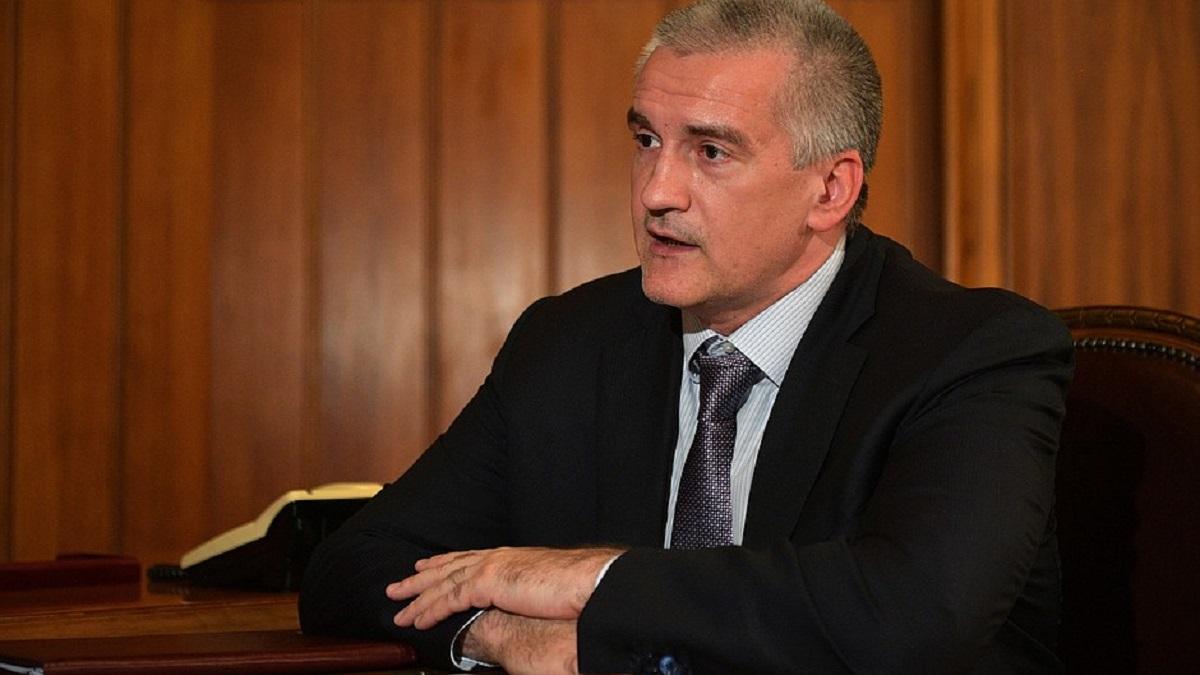 Глава Крыма лично проверит работу всех чиновников в муниципалитетах Глава Крыма лично проверит работу всех чиновников в муниципалитетах