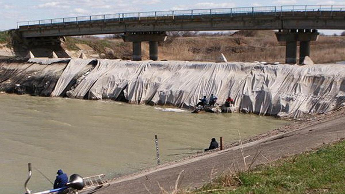 В Крым просачиваются опасные воды Днепра с Украины Северо-Крымский канал