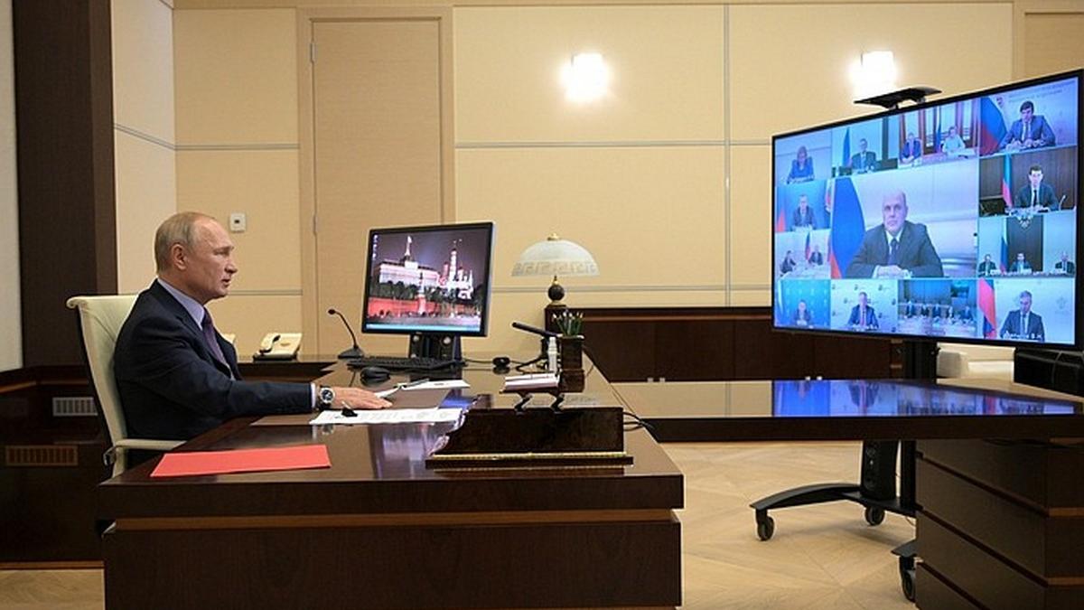Владимир Путин проводит совещание Владимир Путин проводит совещание