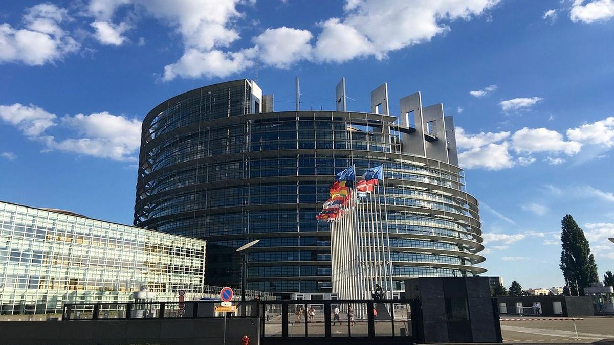 Парламент ЕС в Страсбурге закрыли из-за коронавируса парламент ЕС в Страсбурге закрыли