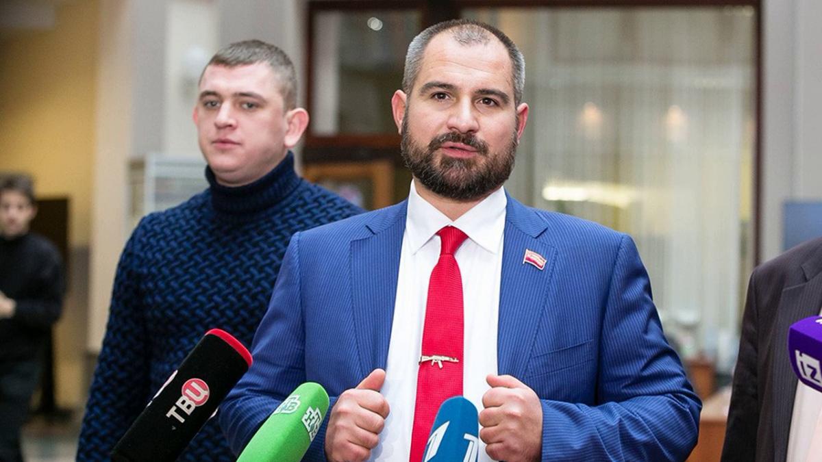 Коммунисты предложили наградить премией мира Брежнева Максим Сурайкин
