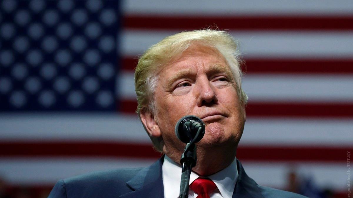 Трамп выступил за возвращение России в G8 Трамп выступил за возвращение России в G8