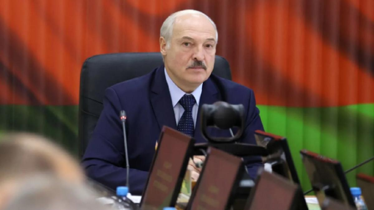 Президент Белоруссии Александр Лукашенко Транзит власти в Белоруссии - мнение аналитиков