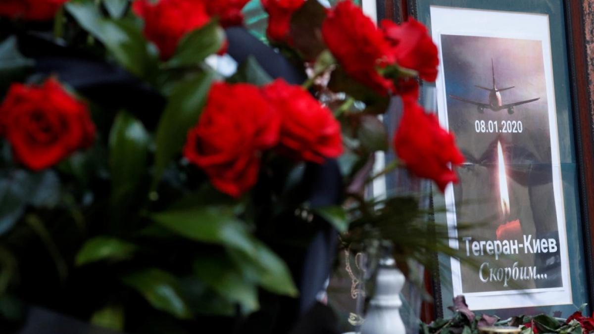 Траур по погибшим при крушении украинского лайнера в Иране Траур