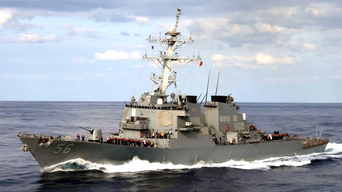 Эсминец USS John McCain 7-го флота ВМС США Американский эсминец