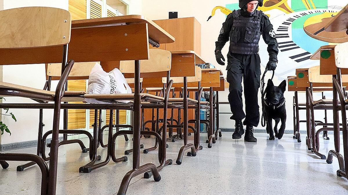 Учения в школе