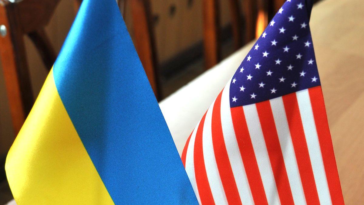 флаги Украины и США картинка