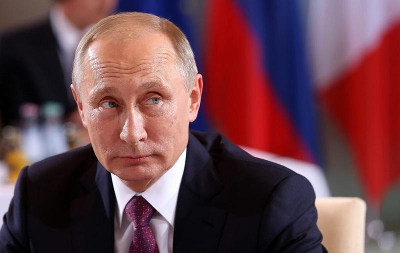 Путин ответил на «интимный вопрос» во время прямой линии