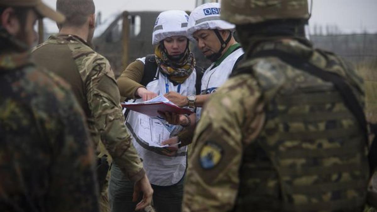 Кремль рассказал о возможности вооруженной миссии в Донбассе Кремль рассказал о возможности вооруженной миссии в Донбассе