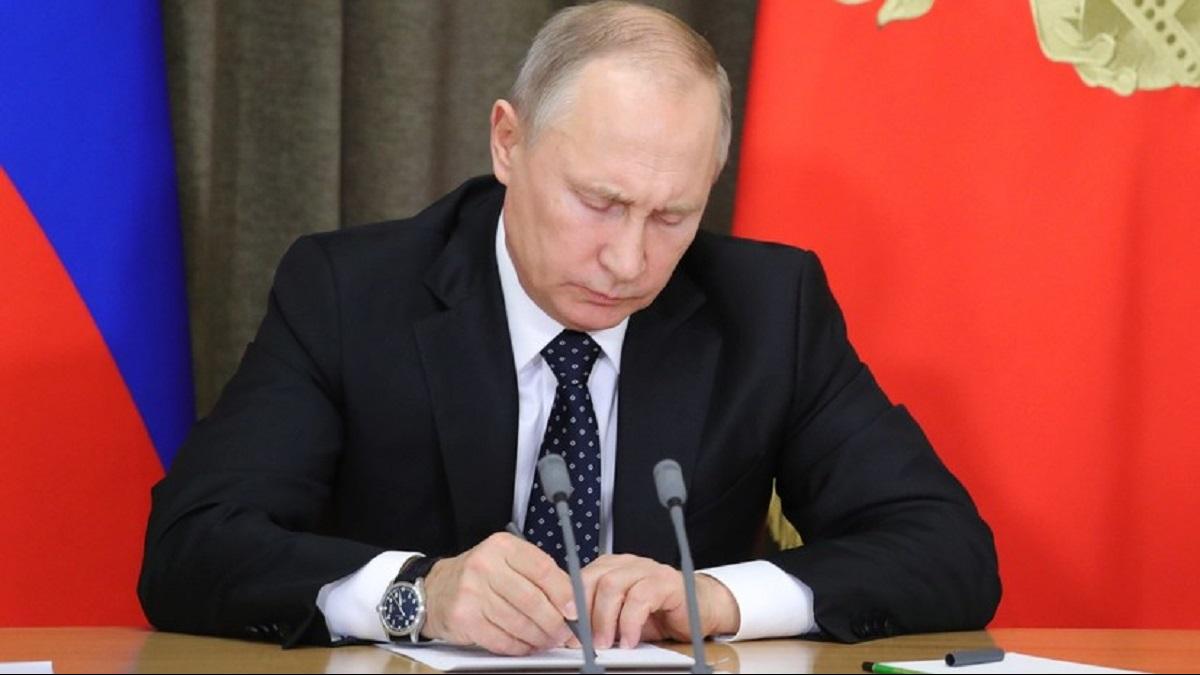 Путин уволил 30 высокопоставленных должностных лиц в силовых структурах Путин уволил 30 высокопоставленных должностных лиц в силовых структурах