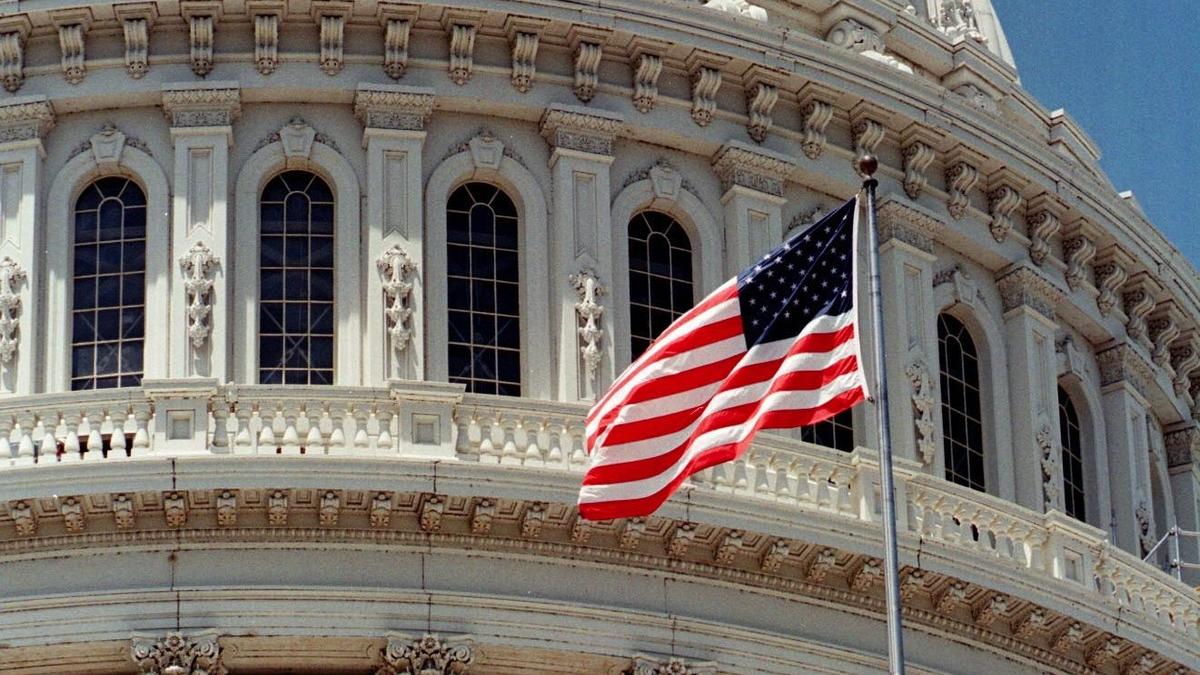 Конгресс США Конгресс США принял резолюцию по импичменту президента Трампа