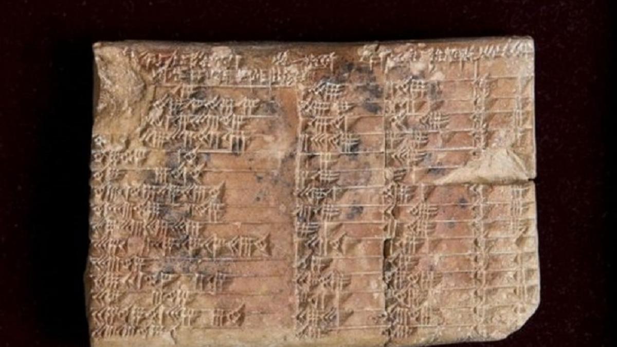 Тайна 3700-летней вавилонской таблички может переписать историю математики Тайна 3700-летней вавилонской таблички может переписать историю математики